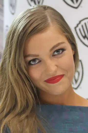 Фото Лілі Сіммонс (Lili Simmons) #120672