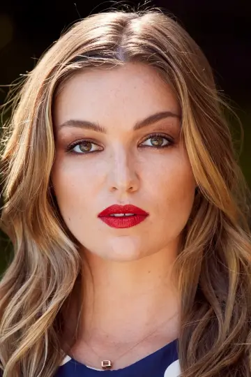 Фото Лілі Сіммонс (Lili Simmons) #120676