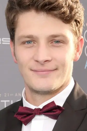 Фото Бретт Дайер (Brett Dier) #11934