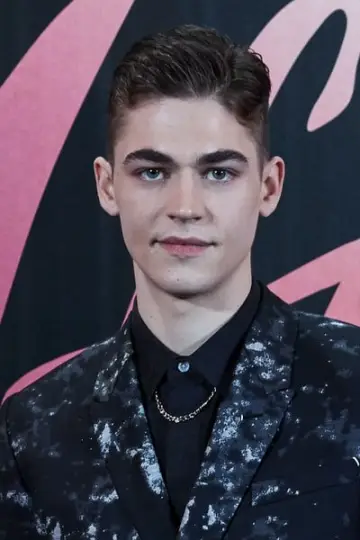 Фото Герой Файнса Тіффін (Hero Fiennes Tiffin) #6901