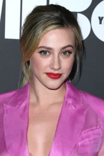 Фото Лілі Рейнхарт (Lili Reinhart) #74086