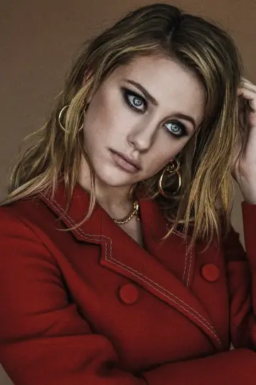 Фото Лілі Рейнхарт (Lili Reinhart) #74088