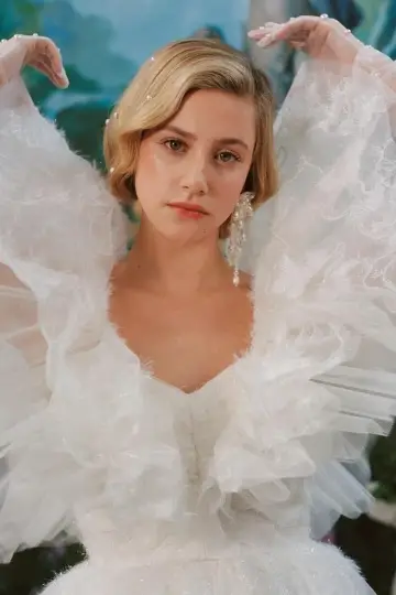 Фото Лілі Рейнхарт (Lili Reinhart) #74100