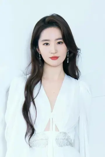 Фото Лю Іфей (Liu Yifei) #40051