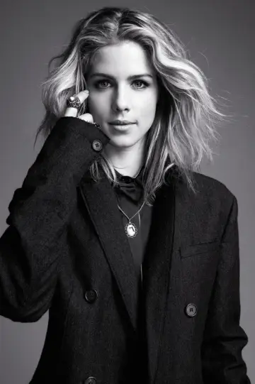 Фото Емілі Бет Рікардс (Emily Bett Rickards) #123069