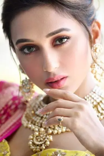 Фото Мімі Чакраборті (Mimi Chakraborty) #246708