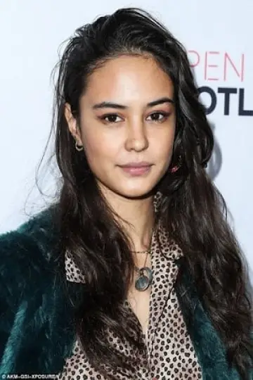 Фото Кортні Ітон (Courtney Eaton) #9372