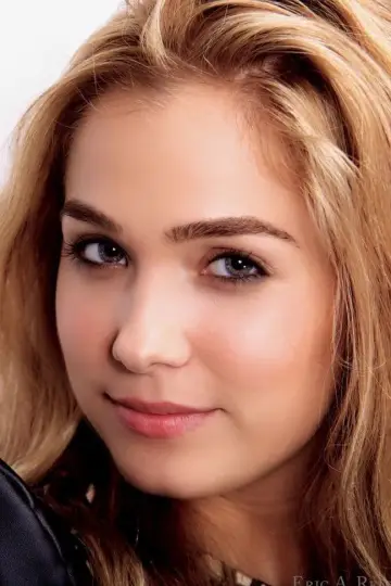 Фото Галей Лу Річардсон (Haley Lu Richardson) #44948