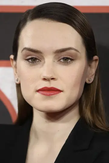 Фото Дейзі Рідлі (Daisy Ridley) #491127