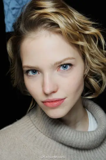 Фото Саша Лусс (Sasha Luss) #42720