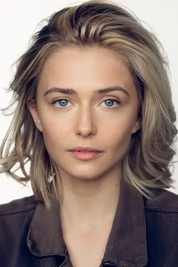 Фото Софі Сімнетт (Sophie Simnett) #630609
