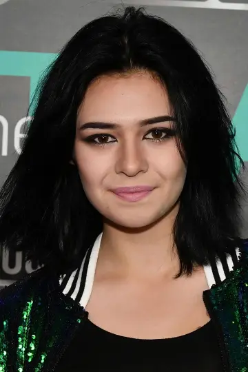 Фото  (Nicole Maines) #176370