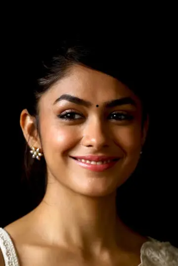 Фото Мрунал Тхакур (Mrunal Thakur) #254108