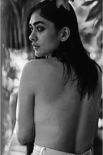 Фото Мрунал Тхакур (Mrunal Thakur) #403584