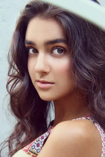 Фото Джеральдін Вісванатан (Geraldine Viswanathan) #94676