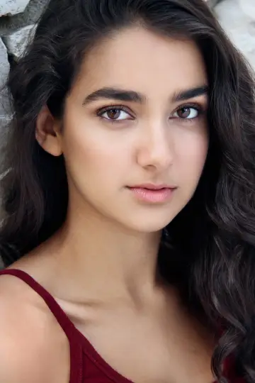 Фото Джеральдін Вісванатан (Geraldine Viswanathan) #94682
