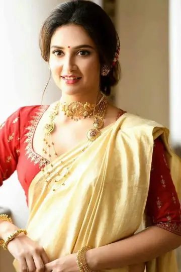 Фото Субхашрі Гангулі (Subhashree Ganguly) #345926