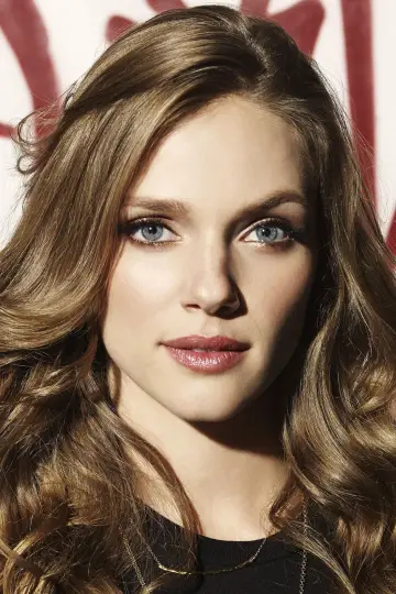 Фото Трейсі Спірідакос (Tracy Spiridakos) #27290