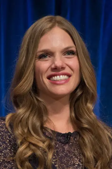Фото Трейсі Спірідакос (Tracy Spiridakos) #27291