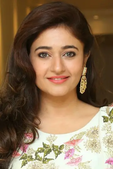Фото  (Poonam Bajwa) #393883