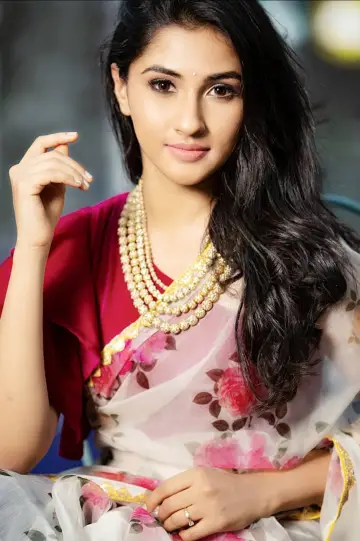 Фото  (Ragini Chandran) #472302