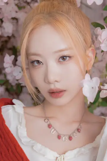 Фото  (Kim Lip) #483138