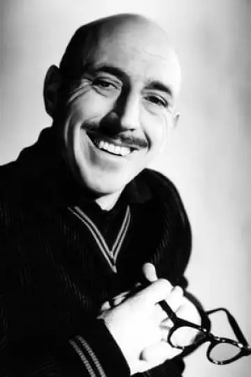 Фото Лайонел Джеффріс (Lionel Jeffries) #217776