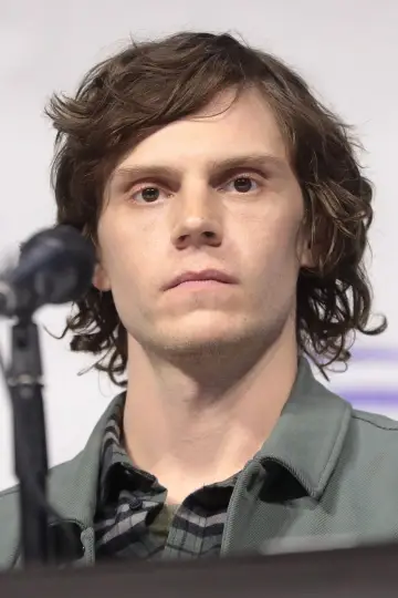 Фото Еван Пітерс (Evan Peters) #66518