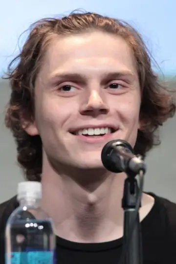 Фото Еван Пітерс (Evan Peters) #66522