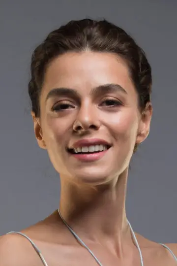 Фото Озге Озпірінччі (Özge Özpirinçci) #476586