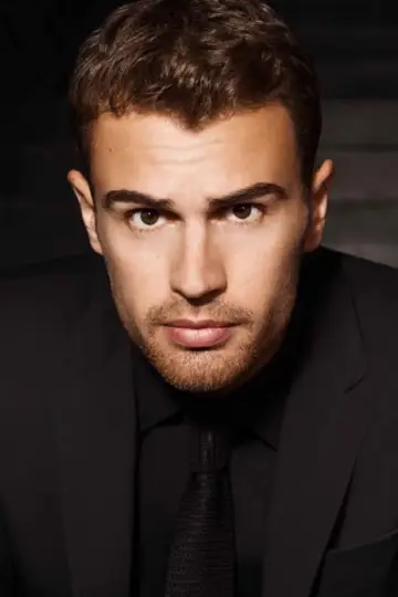 Фото Тео Джеймс (Theo James) #33506