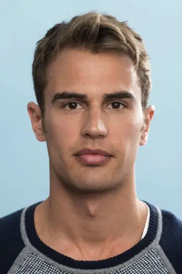 Фото Тео Джеймс (Theo James) #33510