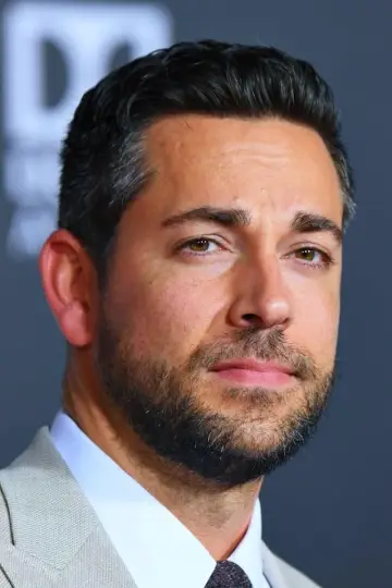 Фото Захарі Леві (Zachary Levi) #9168