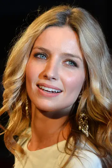 Фото Аннабель Уолліс (Annabelle Wallis) #31673
