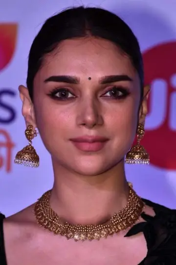 Фото Адіті Рао Гідарі (Aditi Rao Hydari) #162863