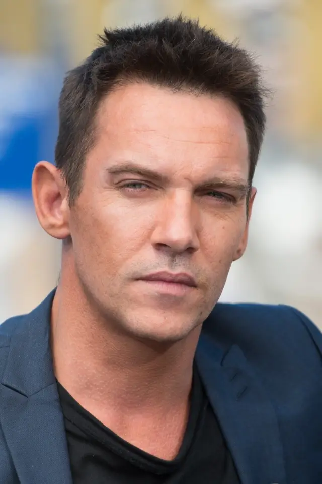 Фото Джонатан Ріс Мейерс (Jonathan Rhys Meyers)