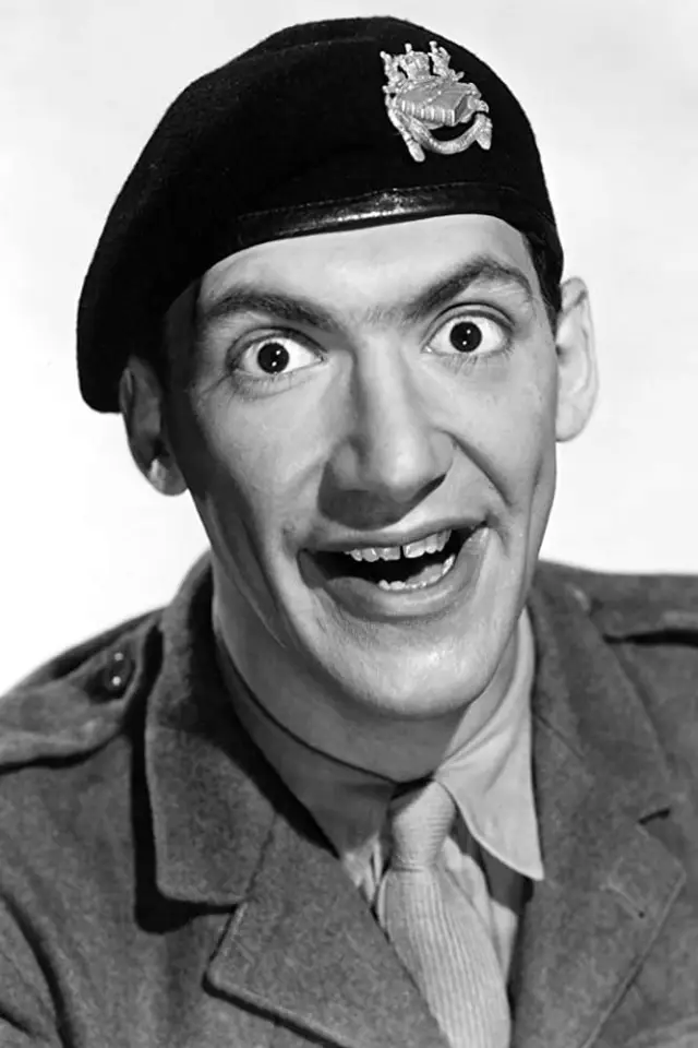 Фото Бернард Бресслов (Bernard Bresslaw)