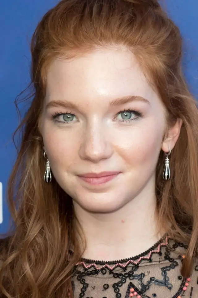 Фото Аналіс Бассо
 (Annalise Basso)