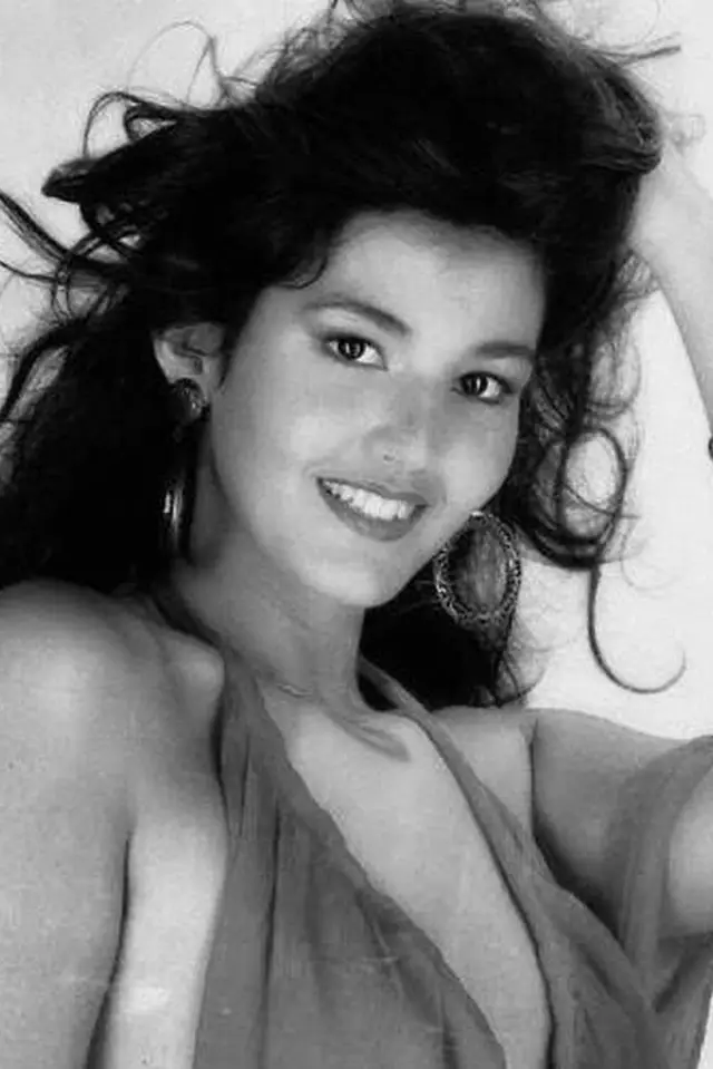 Фото  (Roberta Close)