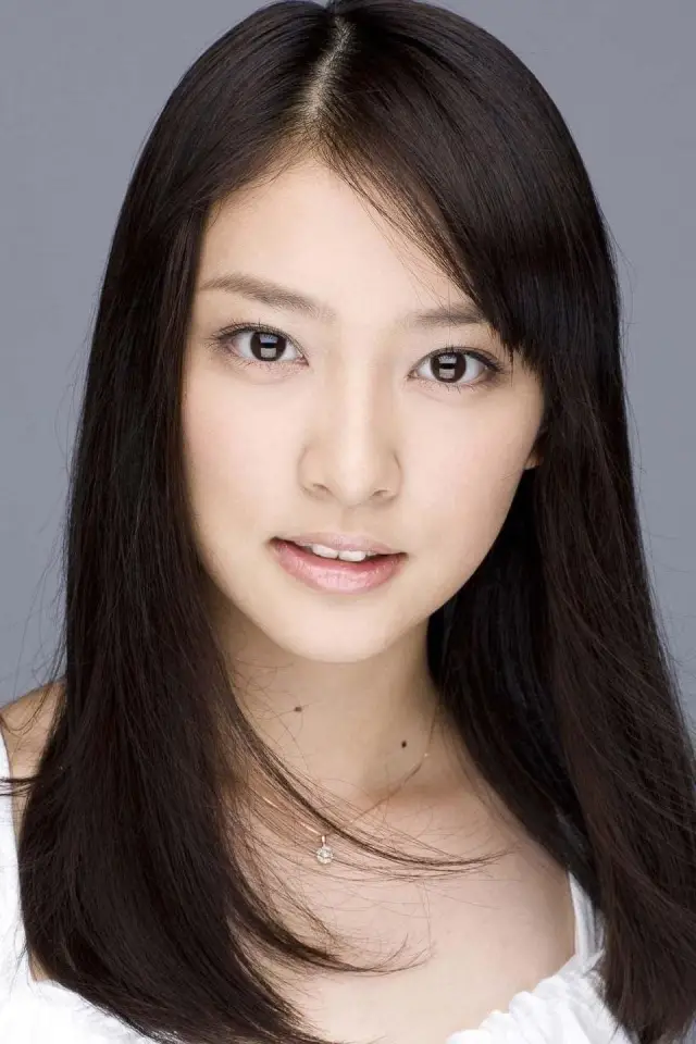 Фото Емі Такеї (Emi Takei)