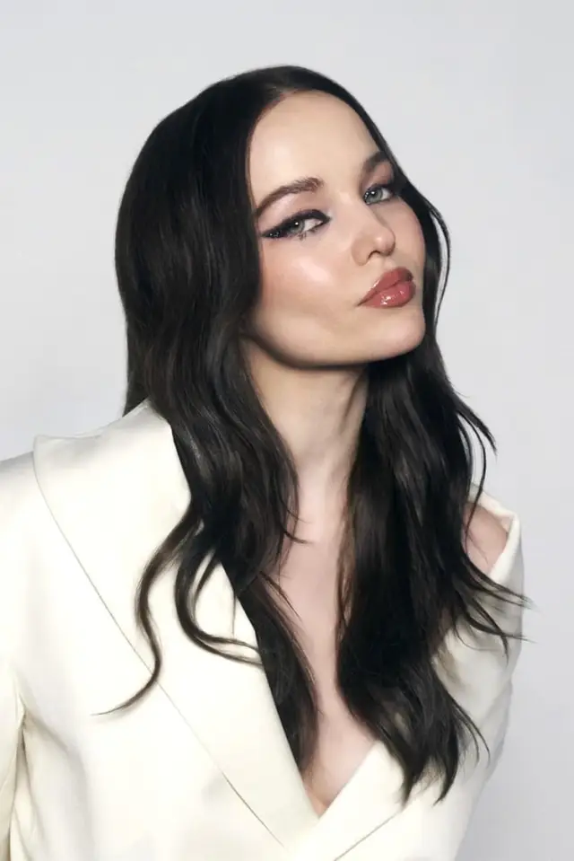 Фото Дов Кемерон (Dove Cameron)
