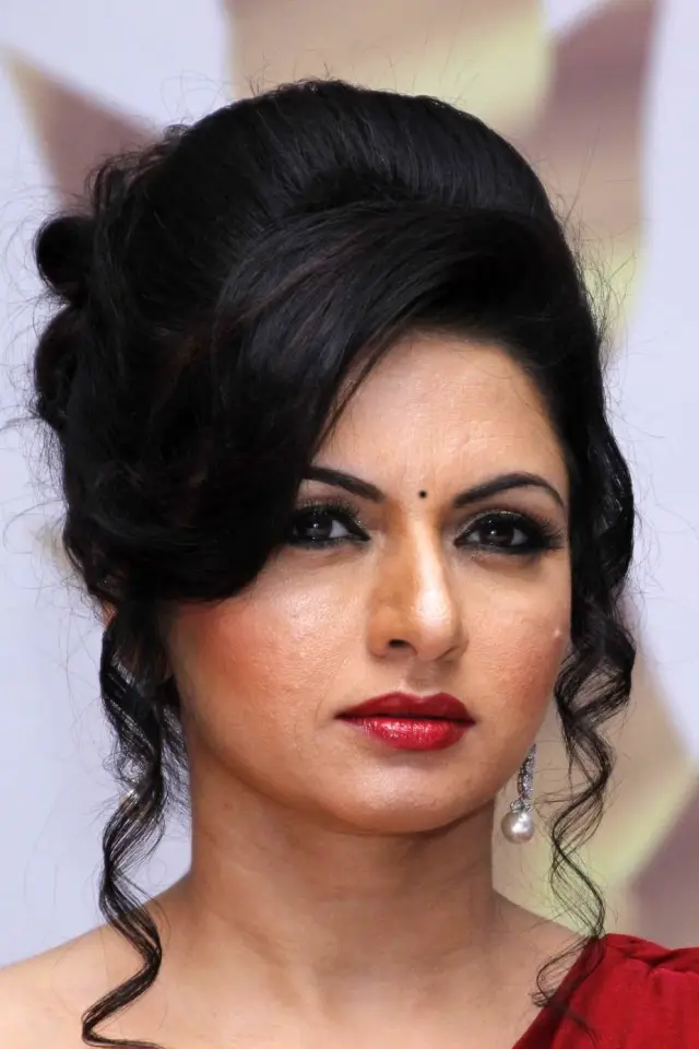 Фото  (Bhagyashree)