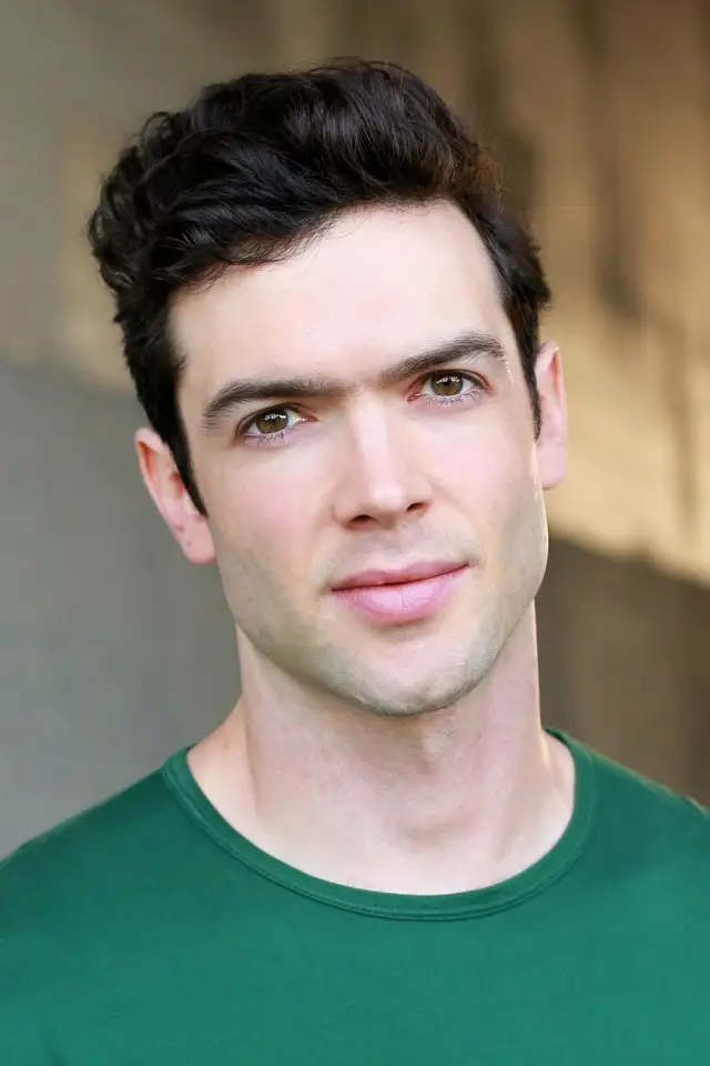 Фото Етан Пек (Ethan Peck)