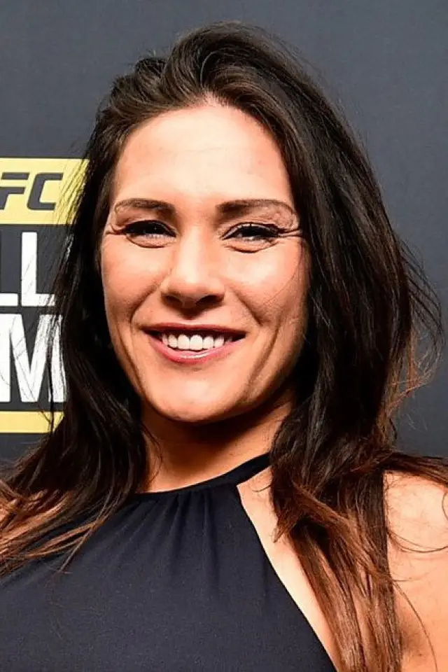 Фото  (Cat Zingano)
