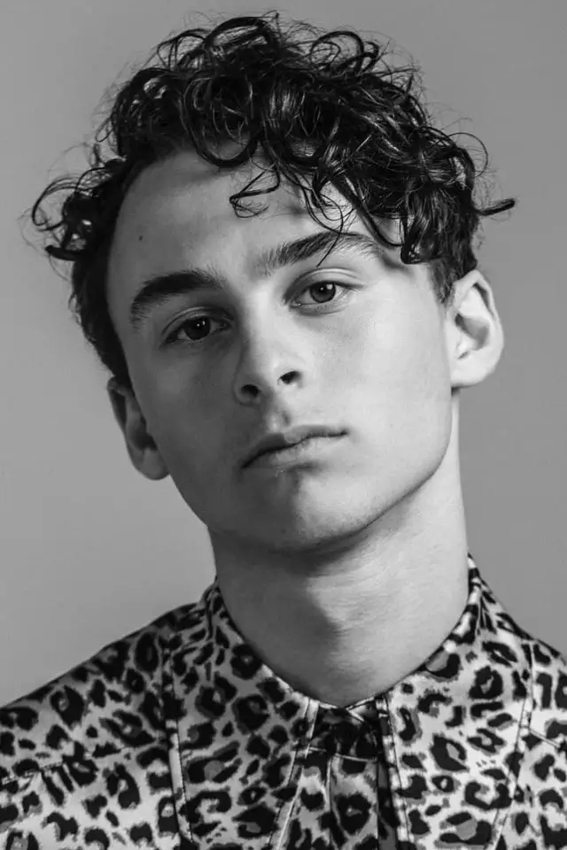 Фото Вайатт Олефф. (Wyatt Oleff)