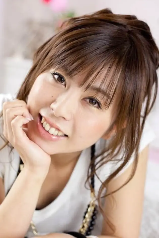 Фото Санае Хітомі (Sanae Hitomi)