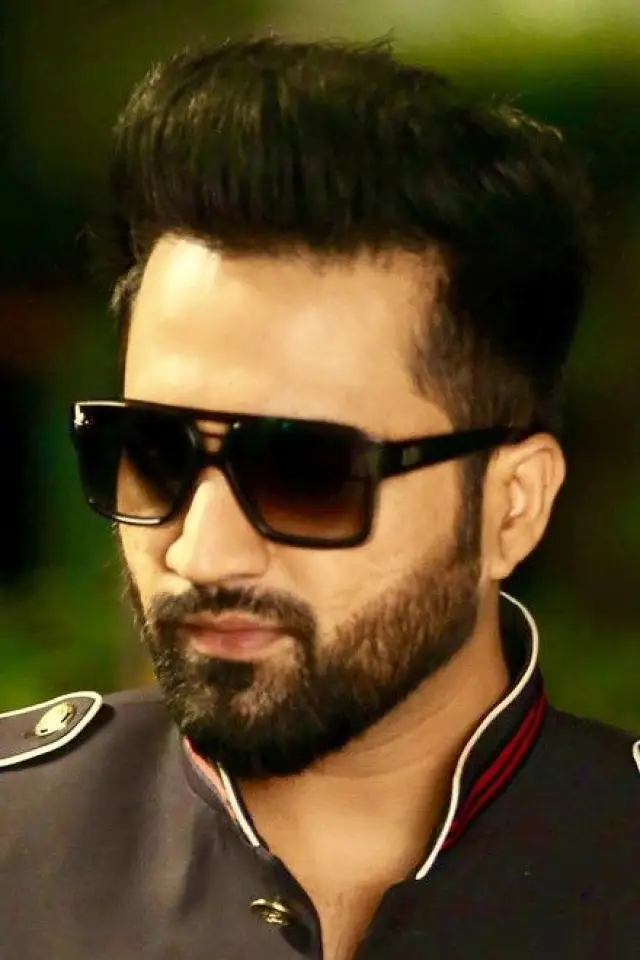 Фото  (Falak Shabir)