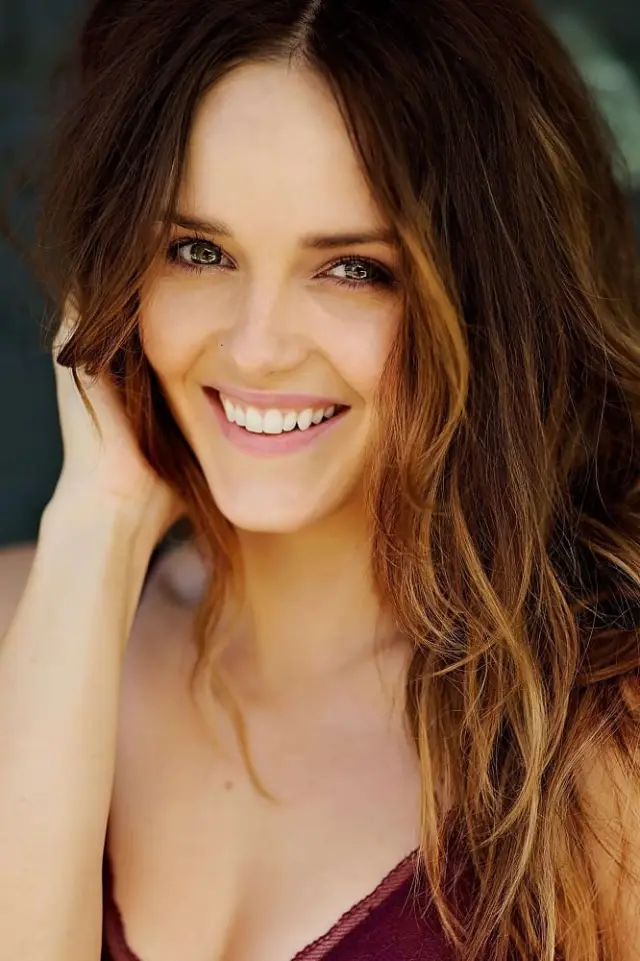 Фото Ребекка Брідс (Rebecca Breeds)