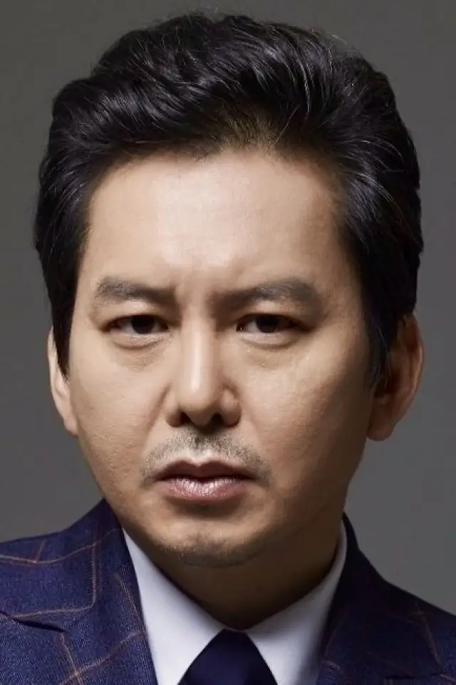 Фото  (Yoon Ki-won)