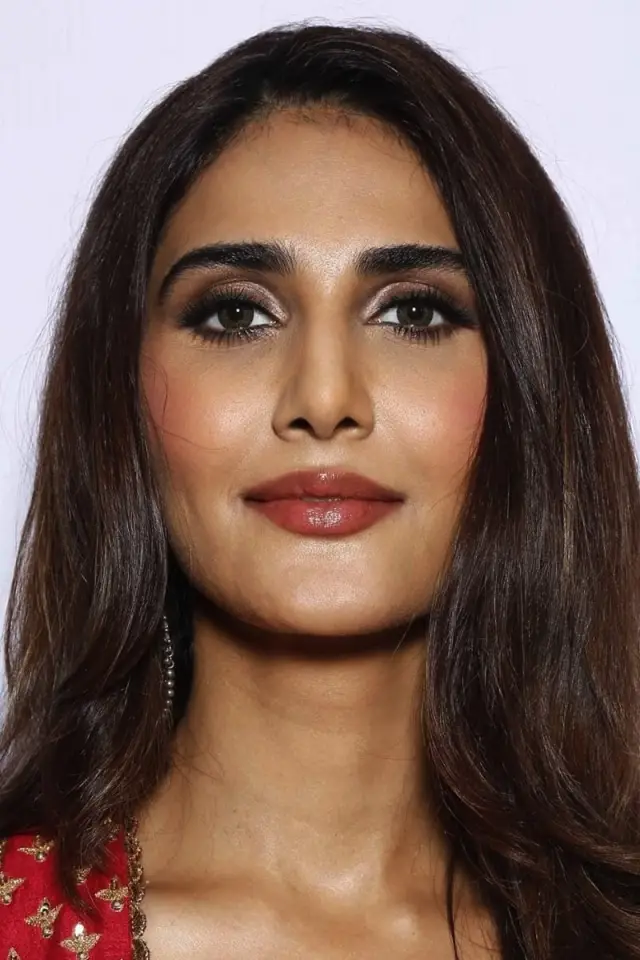 Фото Ваані Капур (Vaani Kapoor)